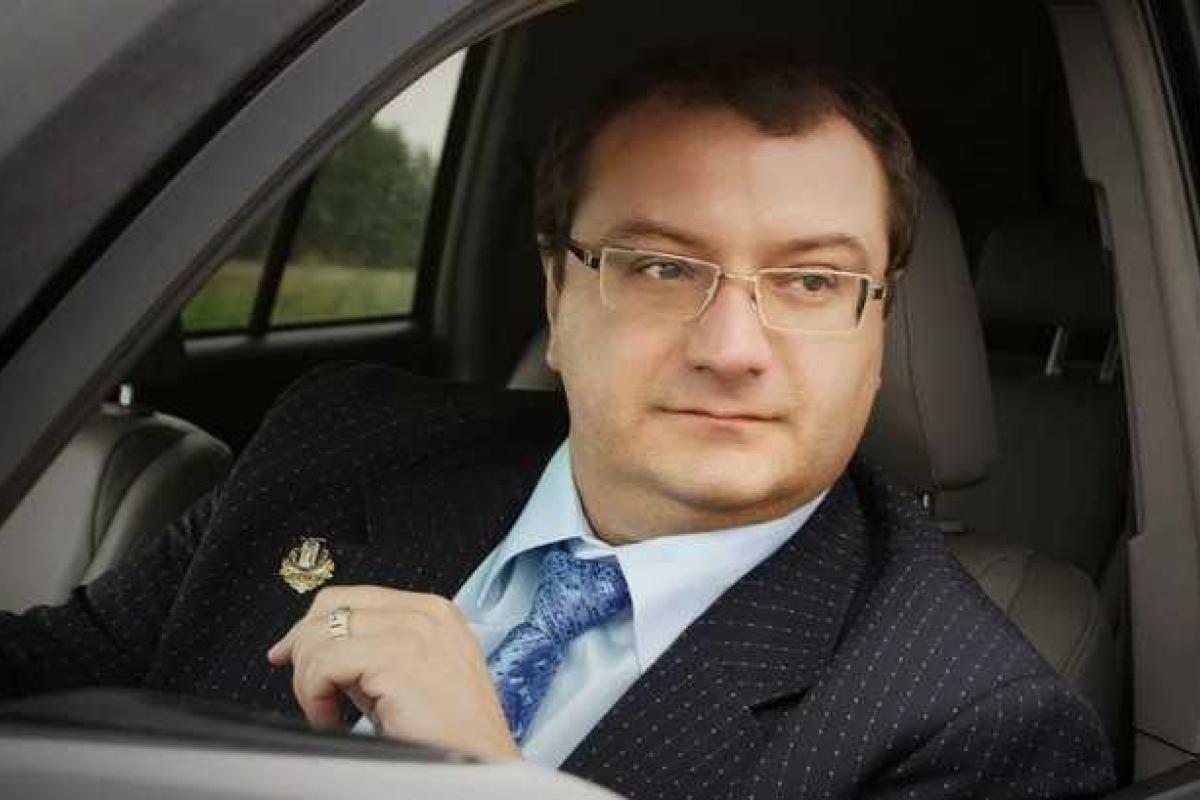 Матиос: на ноге адвоката Юрия Грабовского убийцы закрепили браслет с взрывчаткой