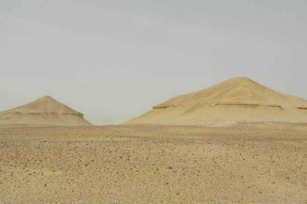 Исследователи обнаружили в пустыне Египта неизвестные загадочные сооружения