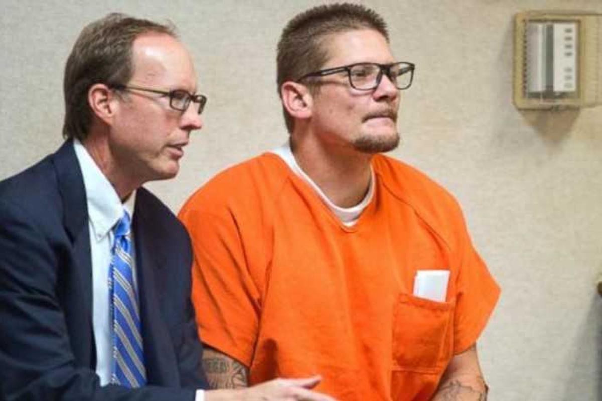 Американец проведет за решеткой 20 лет тюрьмы из-за "экстремального селфи" Американец проведет за решеткой 20 лет тюрьмы из-за "экстремального селфи"