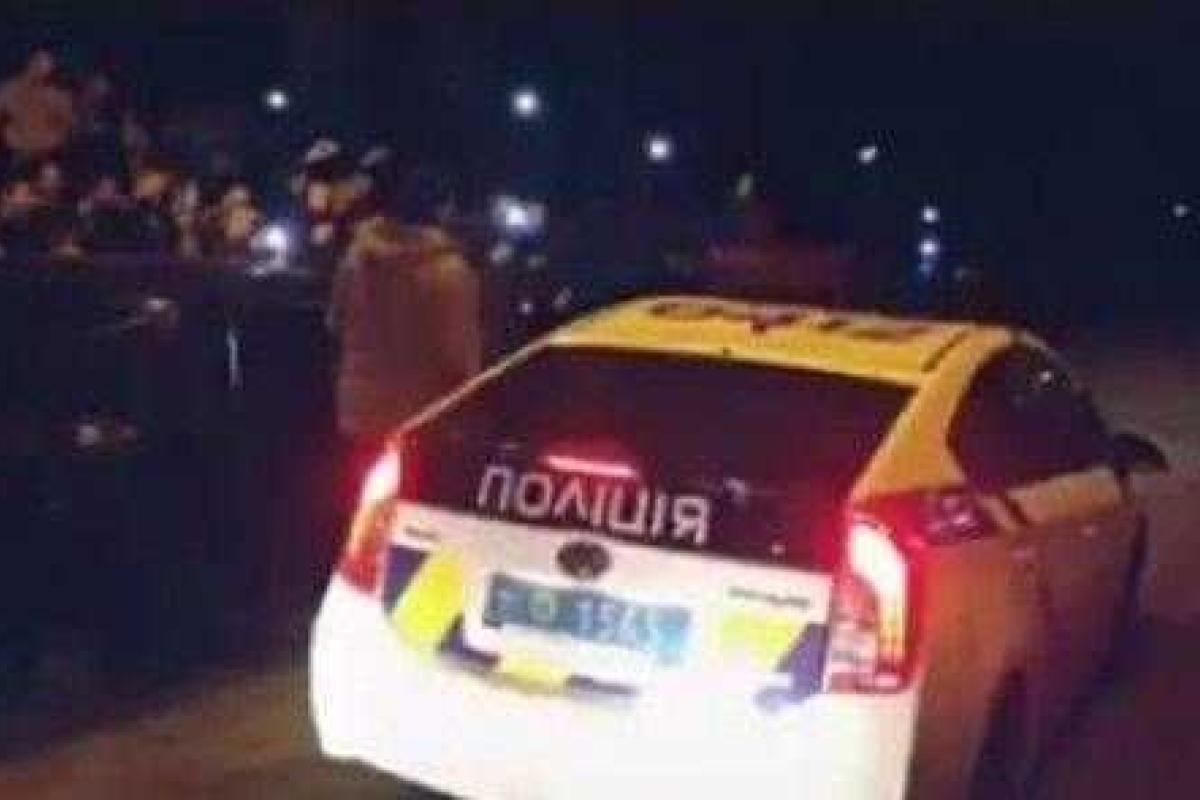В Одессе патрульный автомобиль "засветился" в уличных гонках по ночному городу В Одессе патрульный автомобиль "засветился" в уличных гонках по ночному городу