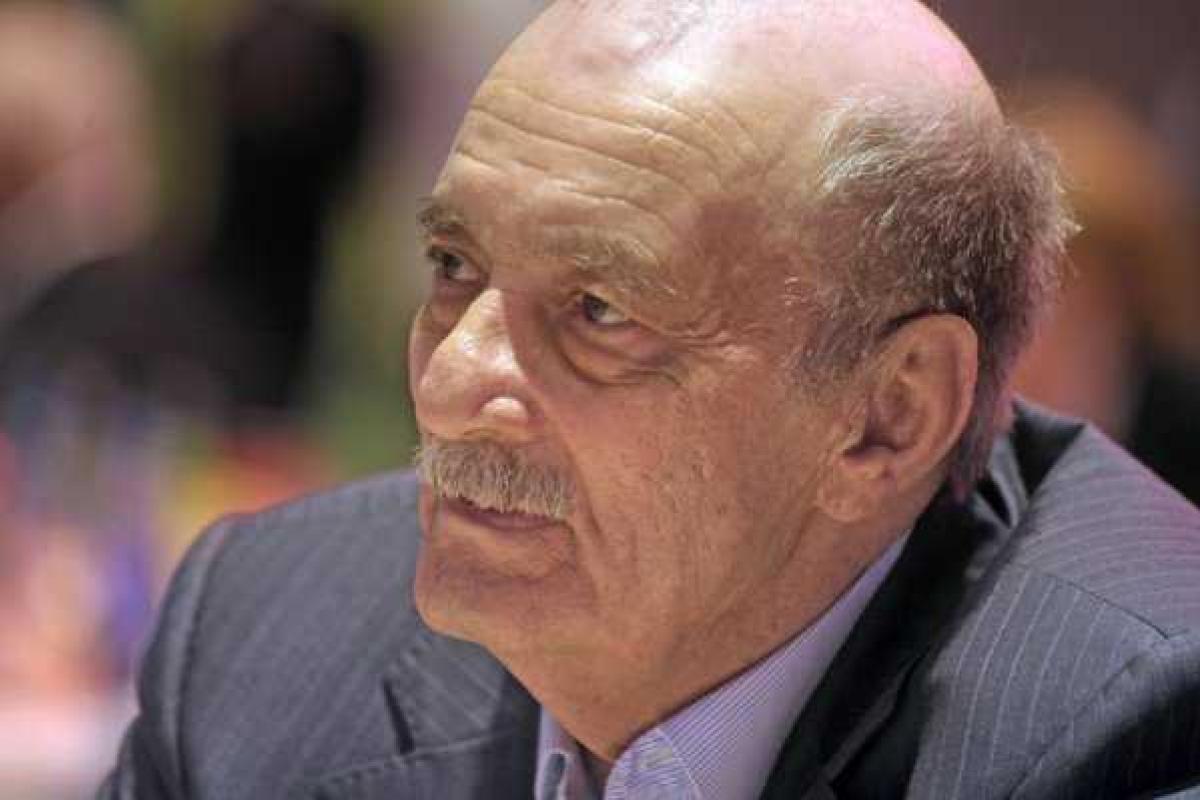 Жизнь легендарного режиссера Георгия Данелии поддерживает кислородный аппарат