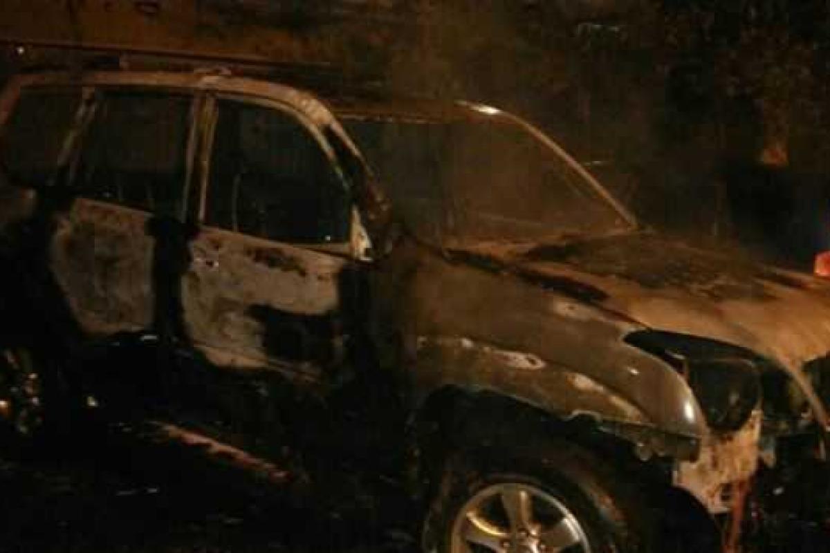 В центре Харькова сожгли автомобиль экс-регионала, которому неоднократно угрожал мэр Кернес