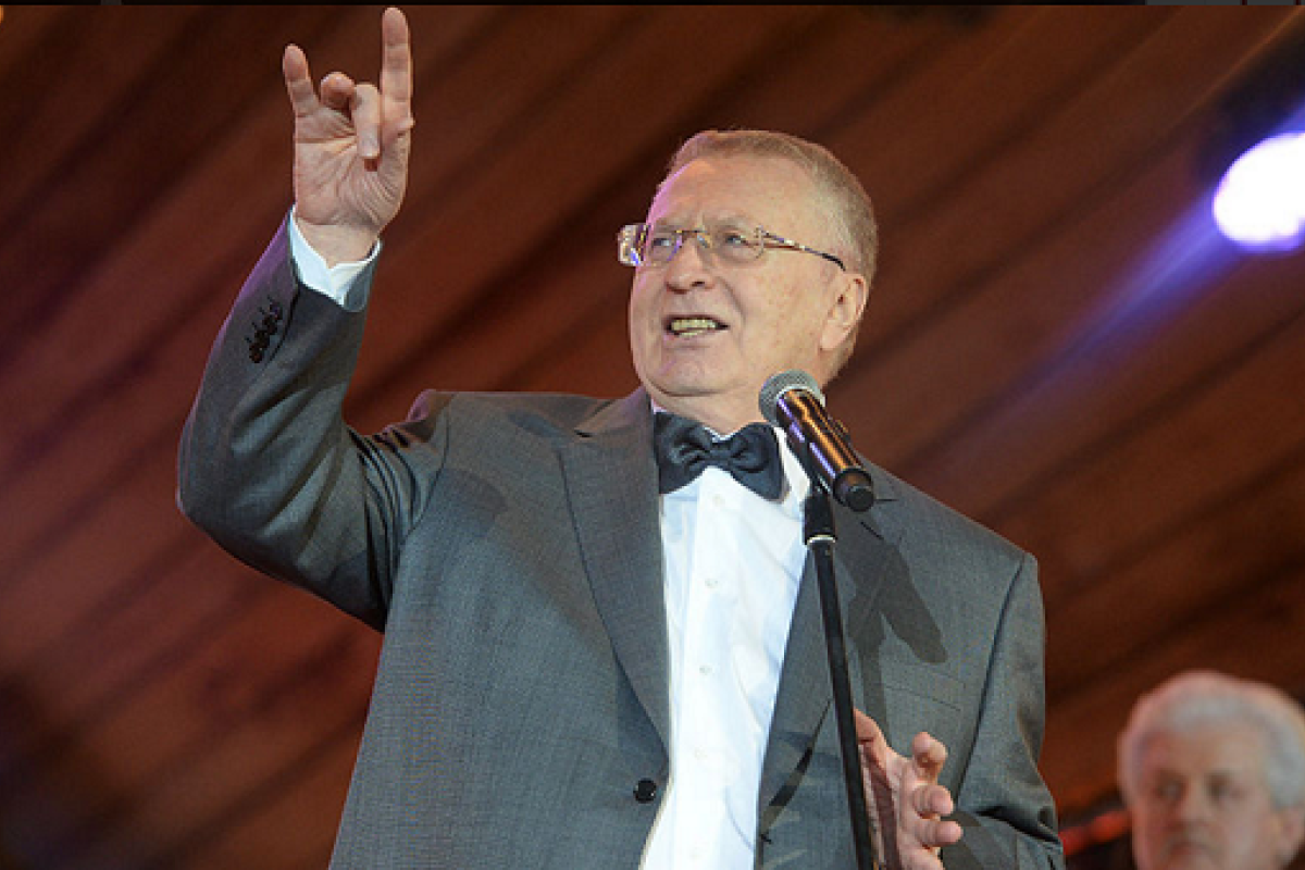 Жириновский в день своего 70-летия устроил народные гуляния в Москве: клоуны, скоморохи, пироги и блины