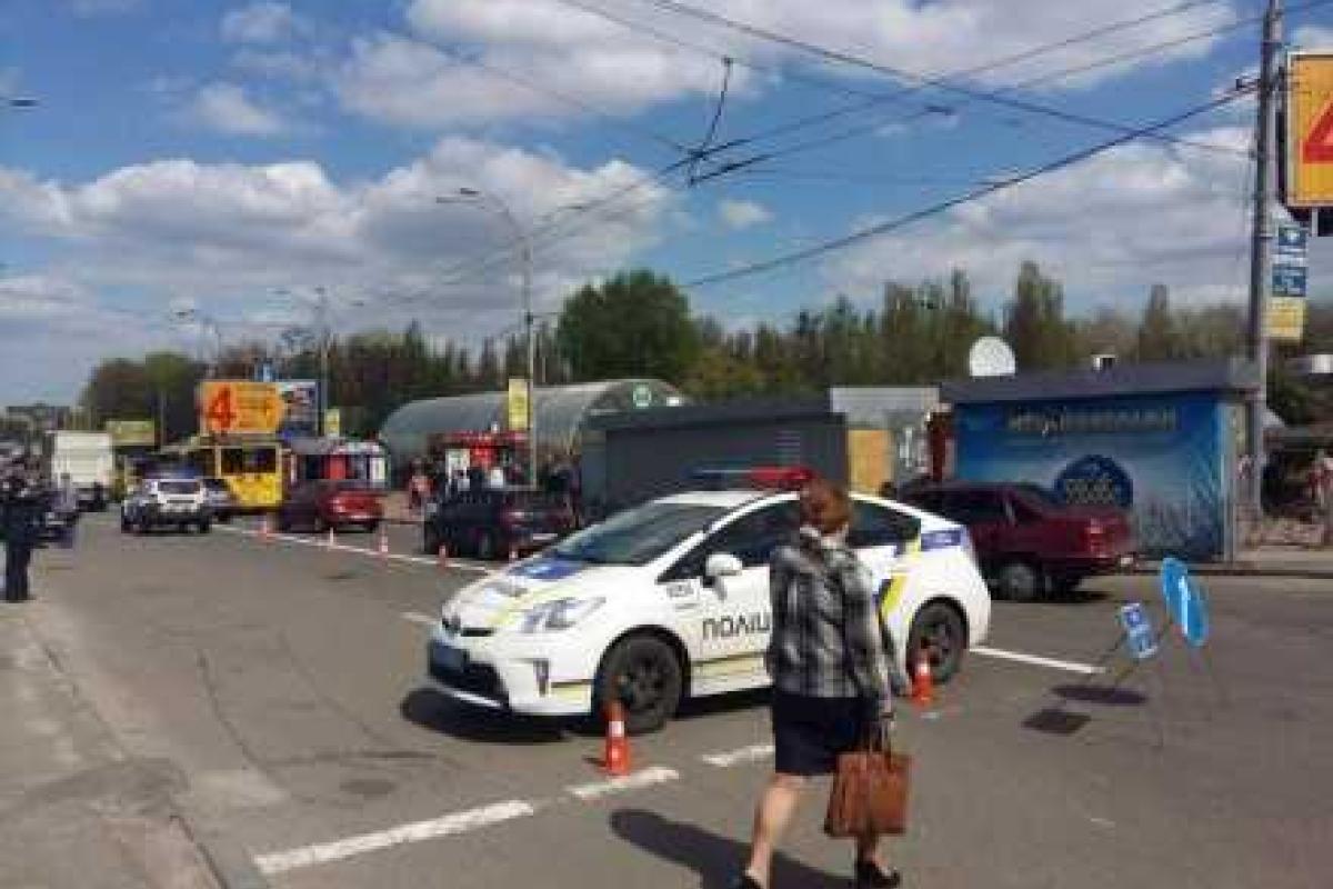 В Киеве скончалась женщина, попавшая под колеса автомобиля патрульной полиции В Киеве скончалась женщина, попавшая под колеса автомобиля патрульной полиции