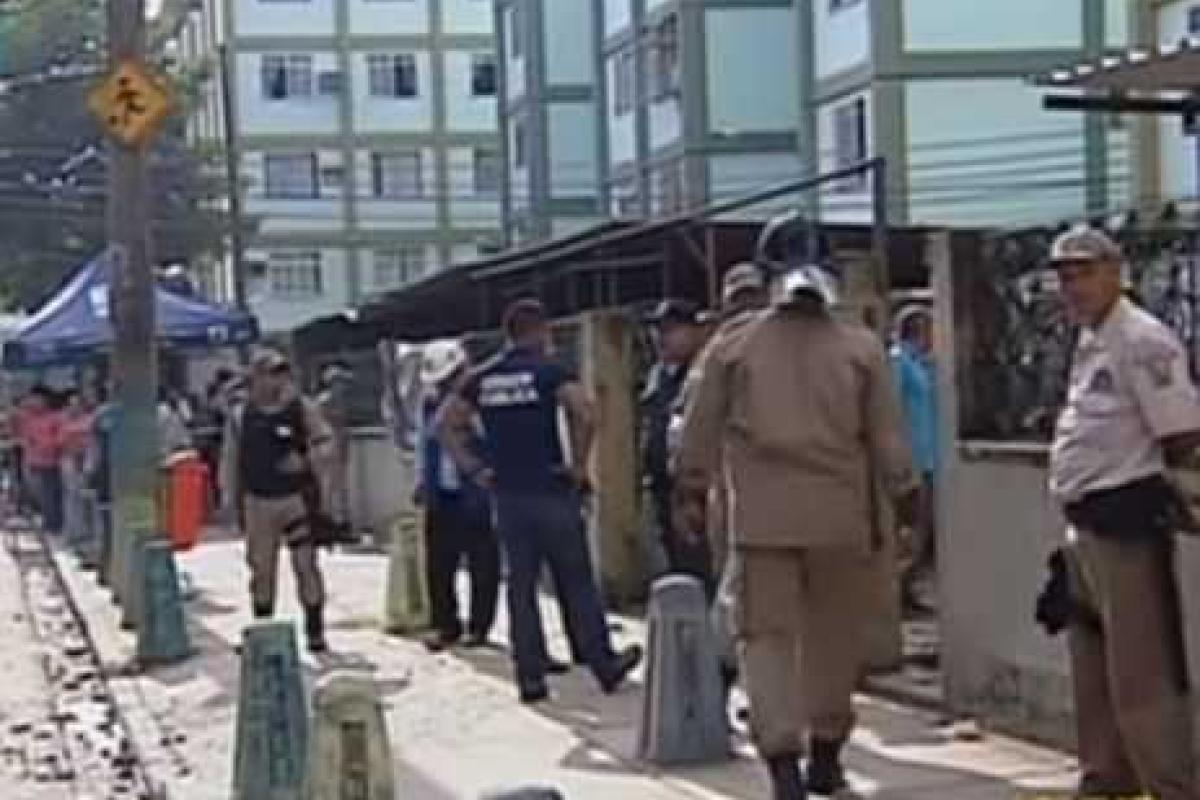 В бедном районе Рио-де-Жанейро из-за утечки газа взорвался жилой дом