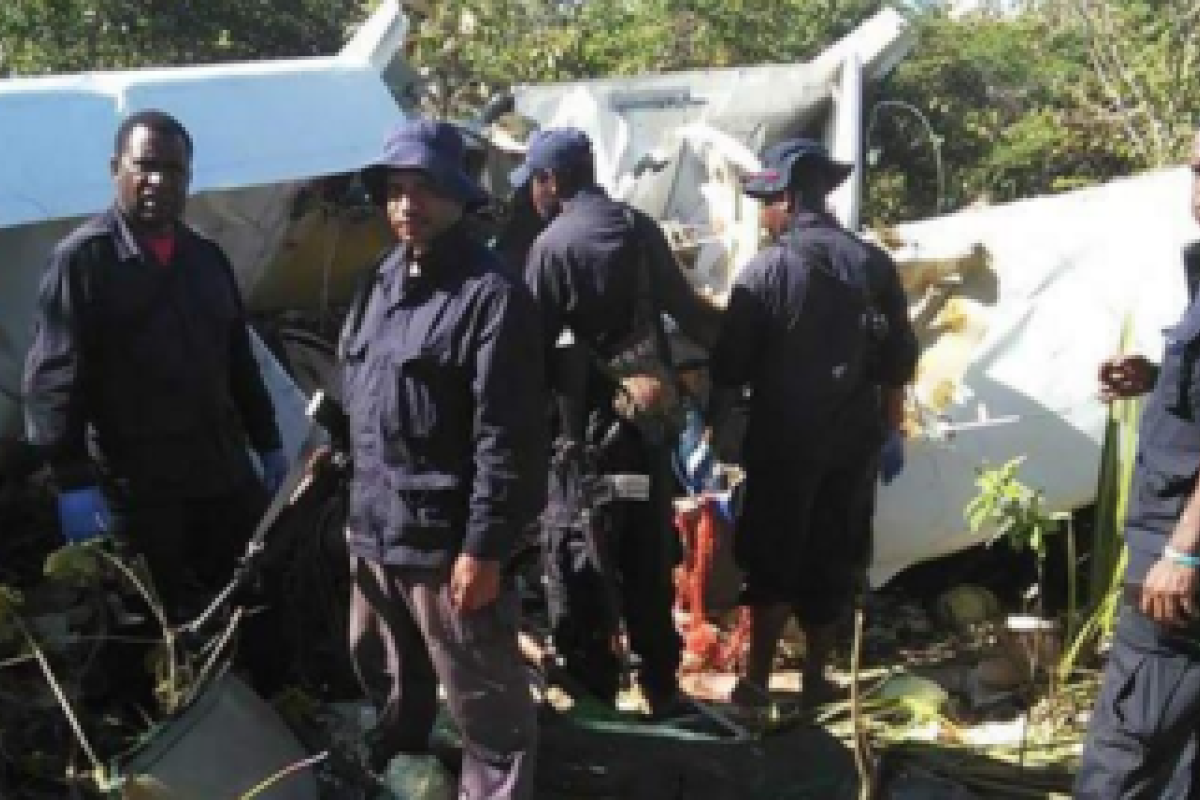 При крушении небольшого самолета в Папуа-Новая Гвинея погибли 12 человек