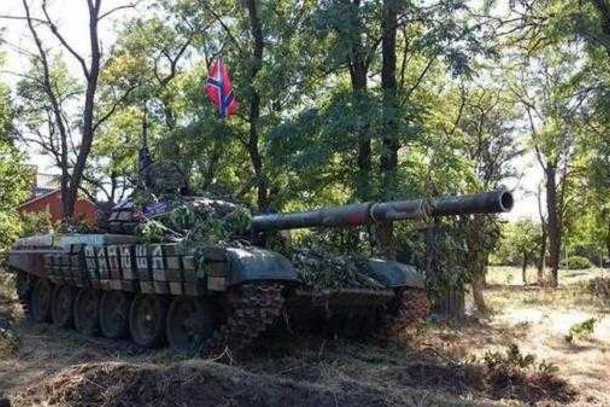 Боевики усиливают линию обороны: на передовую подтягивают "Грады", "Гвоздики", танки и "живую силу" - ГУР Боевики усиливают линию обороны: на передовую подтягивают "Грады", "Гвоздики", танки и "живую силу" - ГУР
