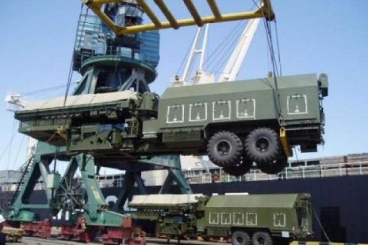 Порошенко: "Укроборонпром" больше не закупает комплектующие в России Порошенко: "Укроборонпром" больше не закупает комплектующие в России