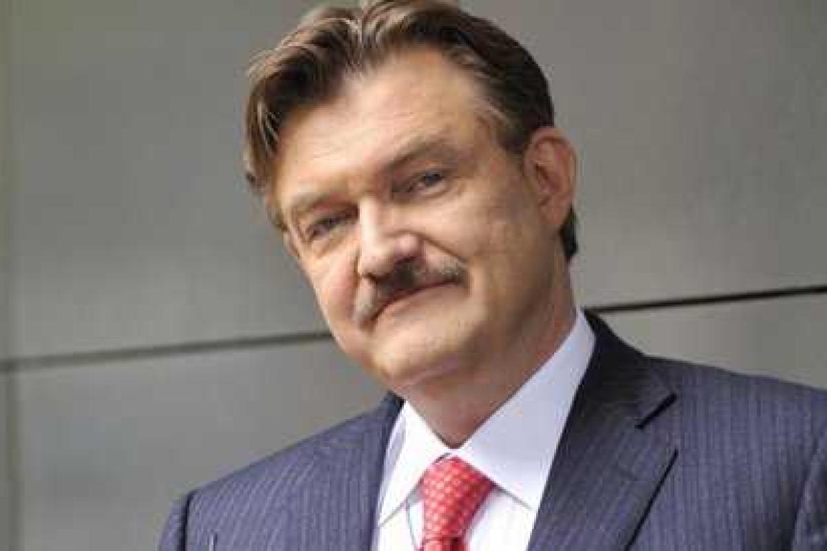 Телеведущий Евгений Киселев в прямом эфире объявил о своем уходе с телеканала "Интер"