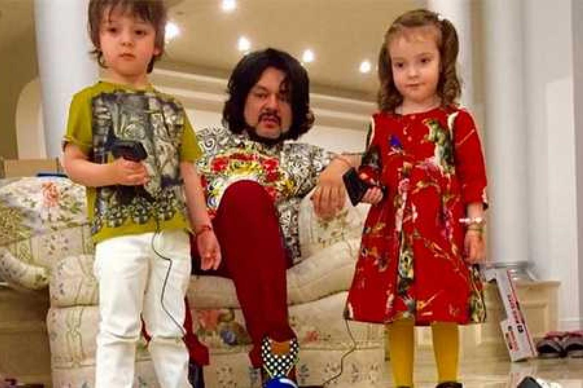 Сын Филиппа Киркорова растет фанатом автомобилей и собирает личную коллекцию