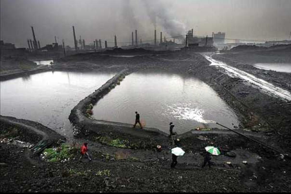 Китай переносит в "братскую" Россию опасные и вредные заводы