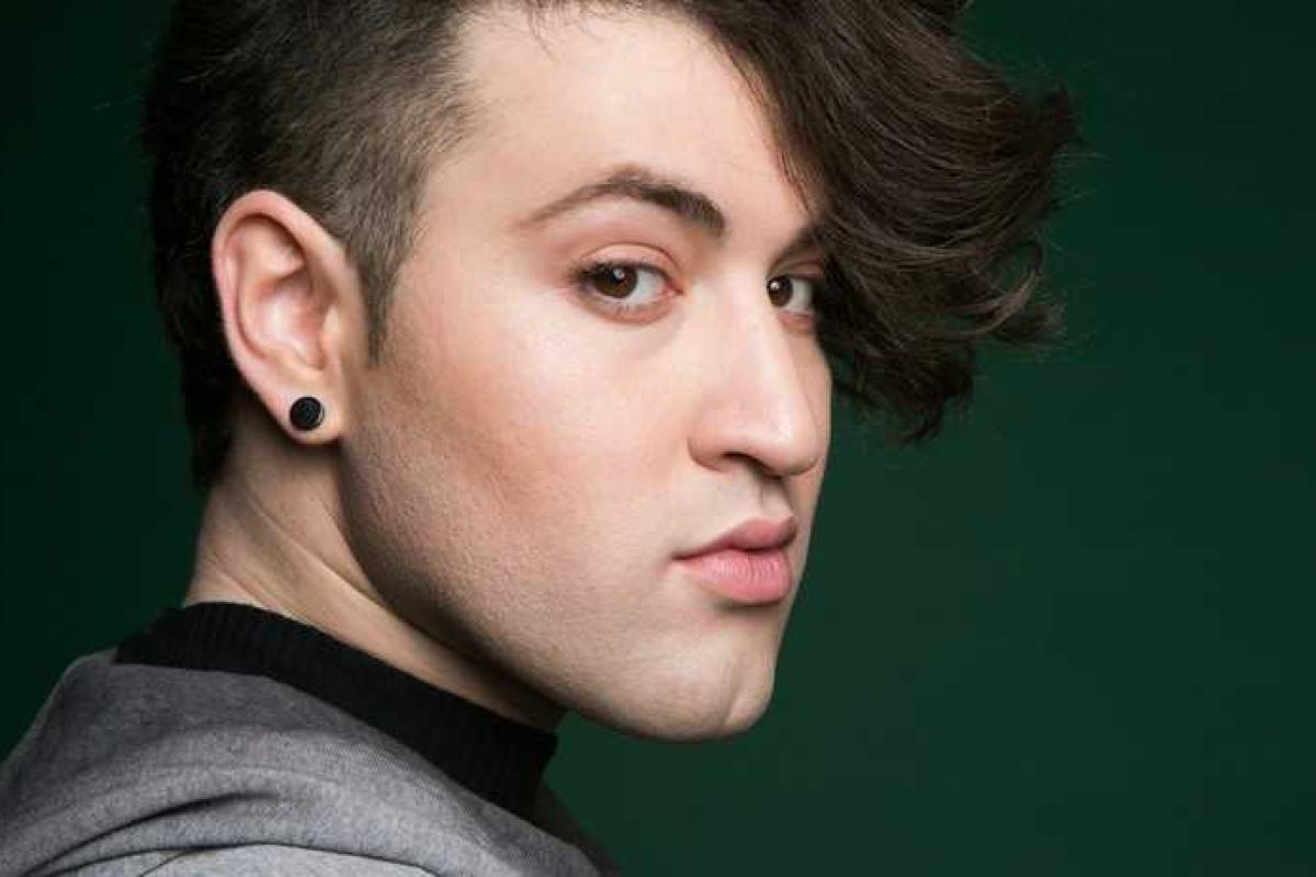 Российские пограничники в "Шереметьево" оскорбили участника "Евровидения-2016" из Израиля