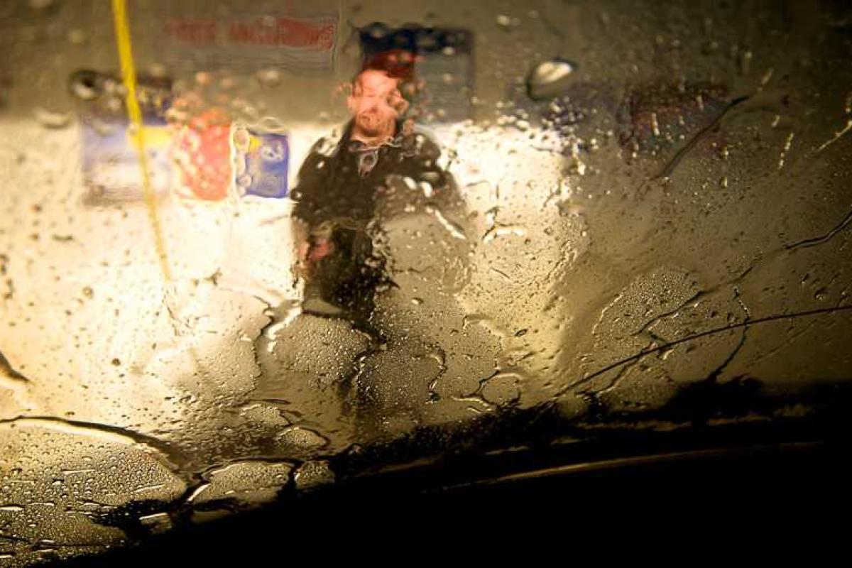 Житель Луганщины, переехав в Ужгород и устроившись на автомойку, угнал авто прямо с места работы