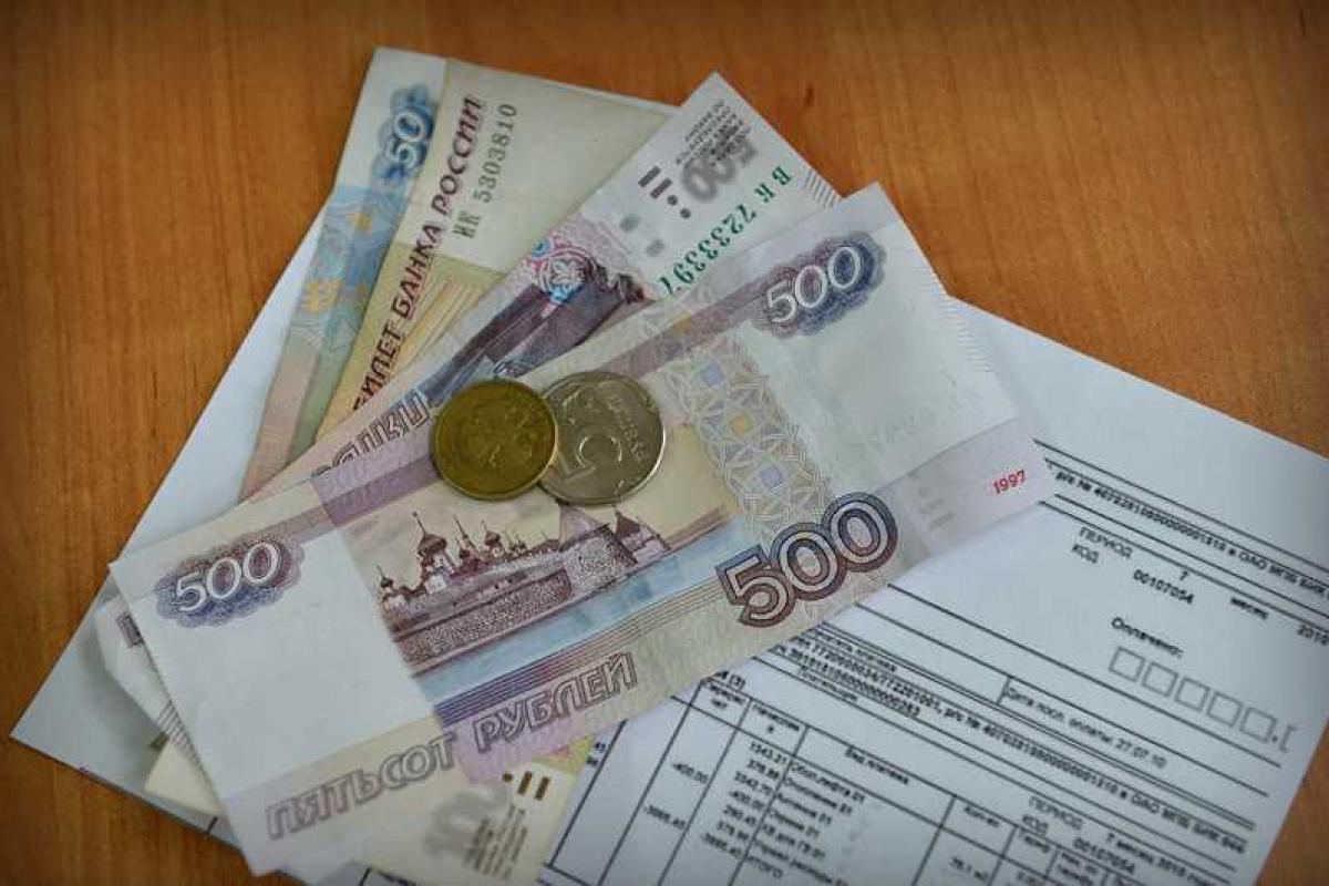 Жители "ДНР" возмущены: теперь коммунальные долги будут вычитать из заработной платы