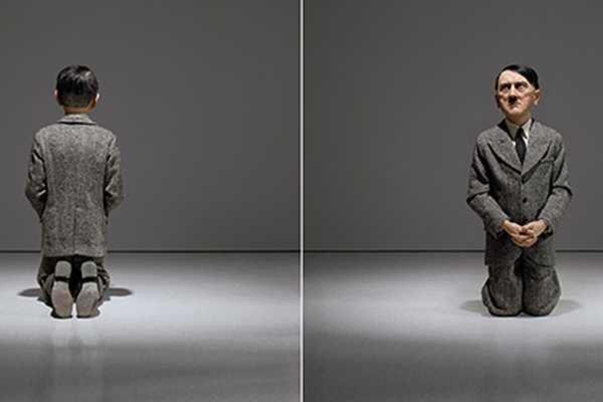 В США на аукцион выставят скандальную статуэтку ребенка с лицом взрослого Гитлера