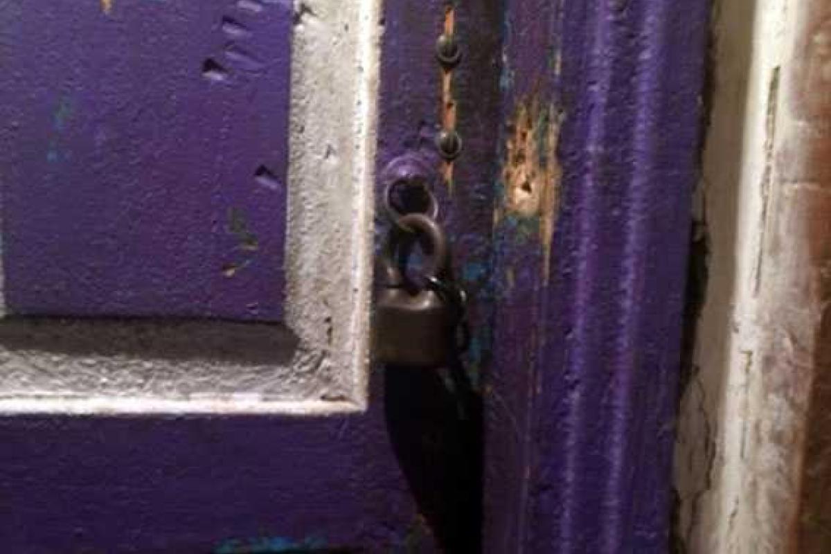 Житель Краматорска, обвиняемый в убийстве и посаженный под домашний арест, чуть не зарубил свидетеля Житель Краматорска, обвиняемый в убийстве и посаженный под домашний арест, чуть не зарубил свидетеля