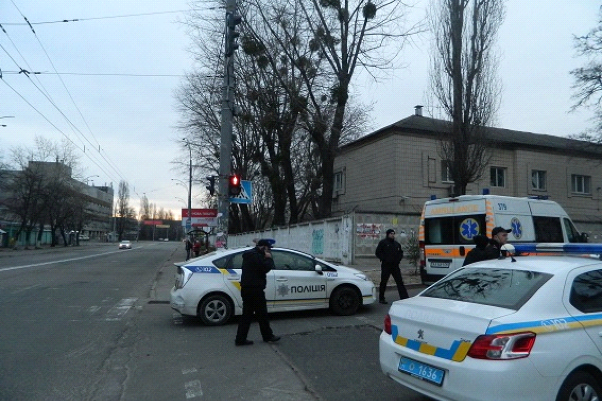 В Киеве рано утром два безработных приятеля ограбили молодую пару В Киеве рано утром два безработных приятеля ограбили молодую пару