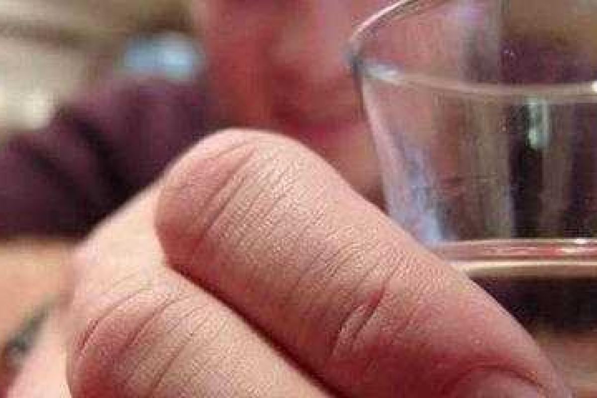 На Киевщине уроженец Луганской области в пьяном угаре убил своего приятеля На Киевщине уроженец Луганской области в пьяном угаре убил своего приятеля