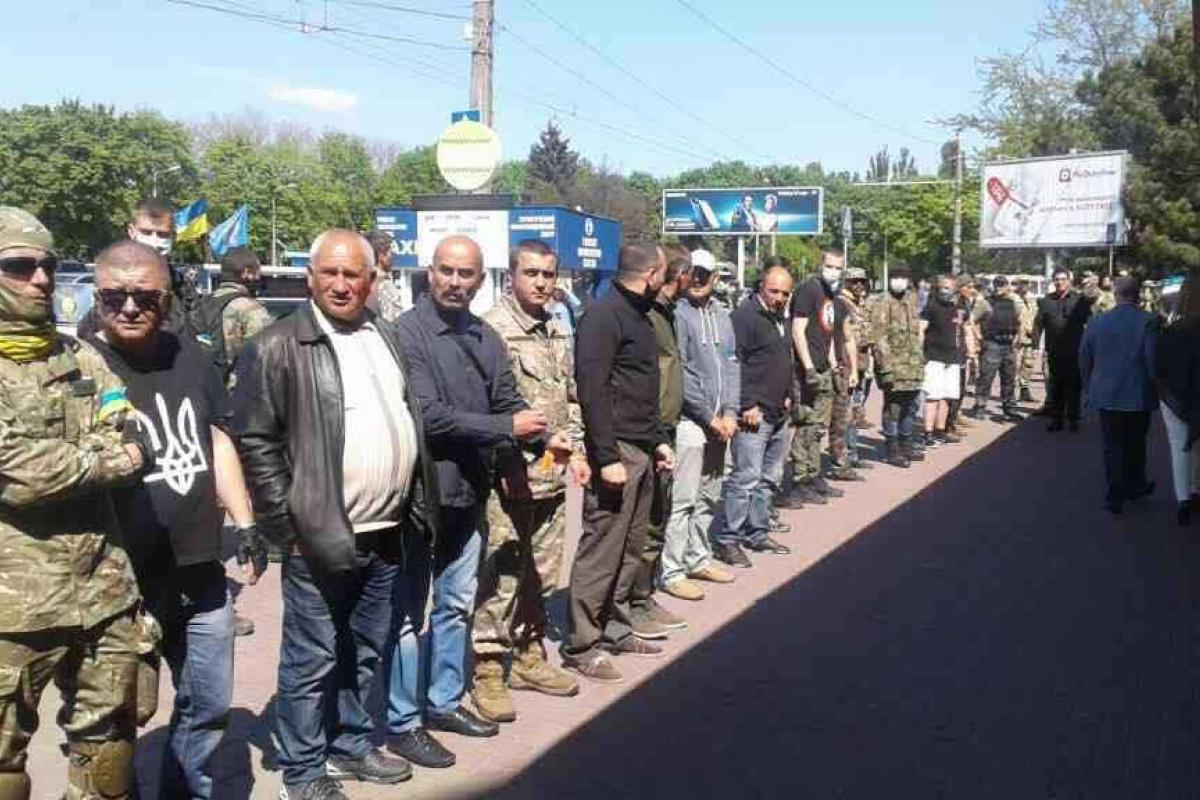 Активисты Одессы победили: заблокированные в аэропорту депутаты-оппозиционеры решили вернуться домой Активисты Одессы победили: заблокированные в аэропорту депутаты-оппозиционеры решили вернуться домой