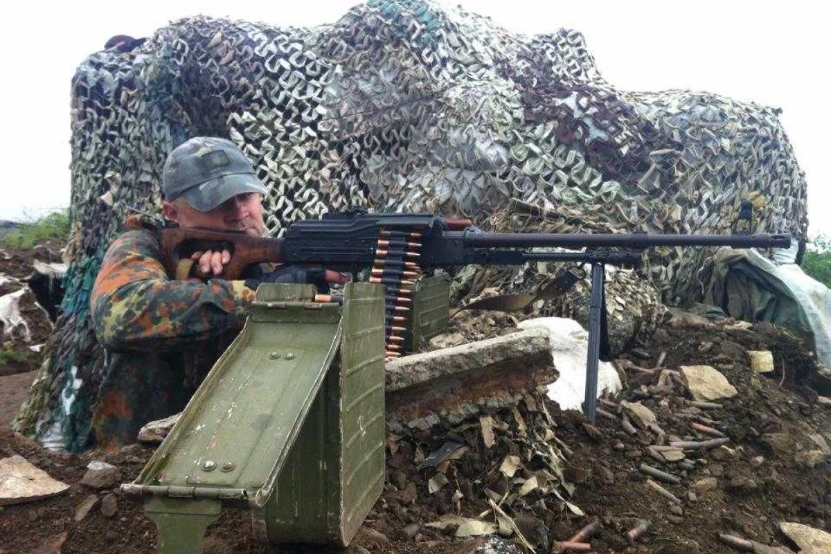 Боевики ночью в районе Авдеевки жестко лупили по позициям ВСУ Боевики ночью в районе Авдеевки жестко лупили по позициям ВСУ