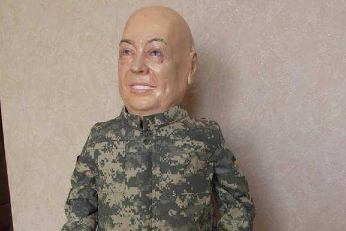 Губернатору Закарпатья презентовали "Мини-Москаля"