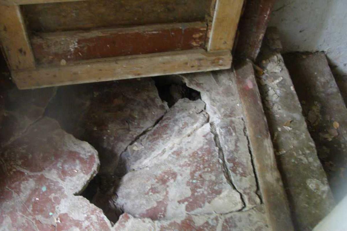 В Керчи начал рушиться дом, построенный еще пленными немцами в 1948 году В Керчи начал рушиться дом, построенный еще пленными немцами в 1948 году