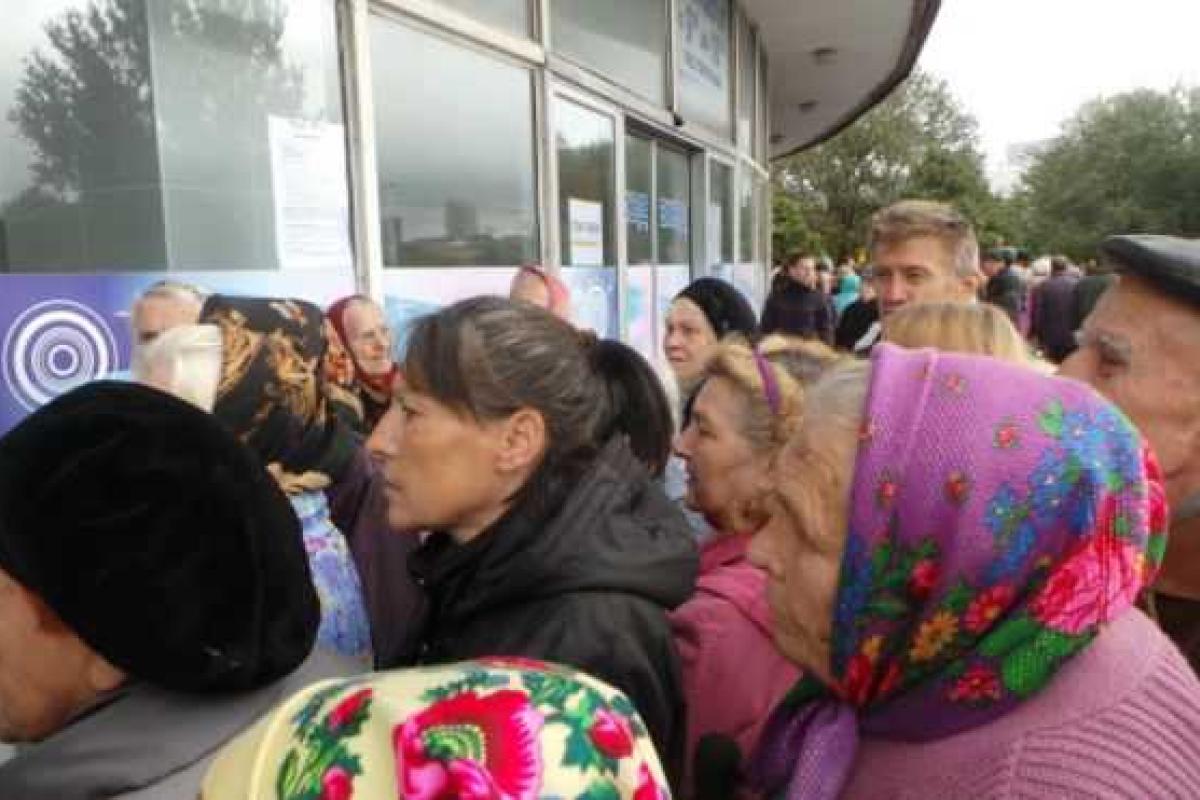 В "ДНР" пенсионеры жалуются на тяжелую жизнь, но упорно надеются "жить в России" В "ДНР" пенсионеры жалуются на тяжелую жизнь, но упорно надеются "жить в России"