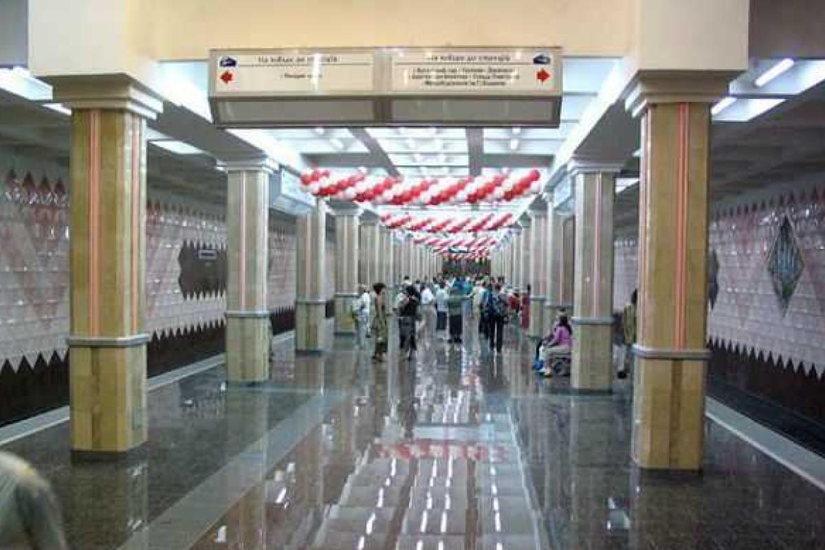 В Харькове женщина решила уйти из жизни, бросившись под поезд и прихватив двух детей В Харькове женщина решила уйти из жизни, бросившись под поезд и прихватив двух детей