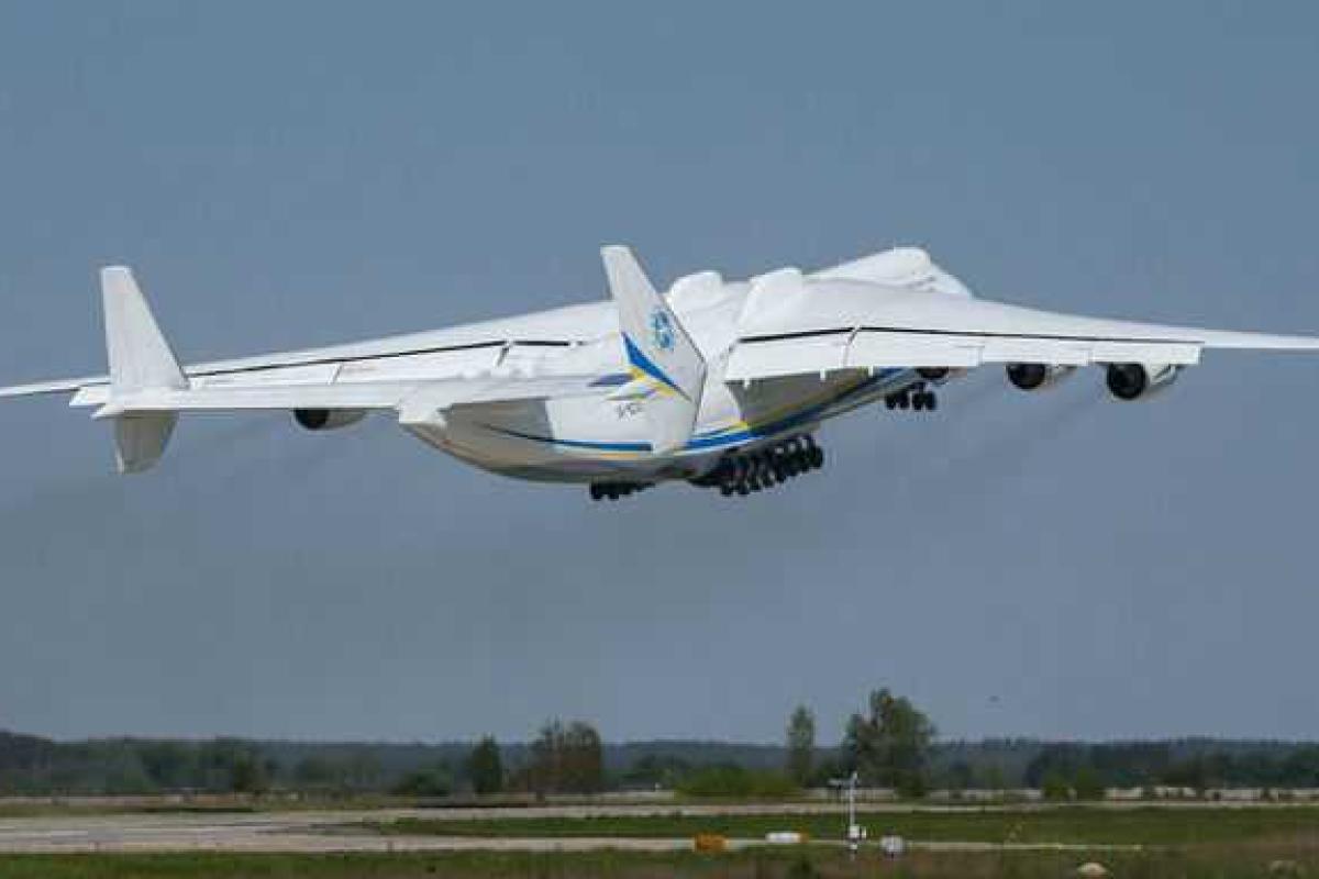 Самолет-гигант Ан-225 "Мрия" впервые с 1988 года приземлился в Австралии