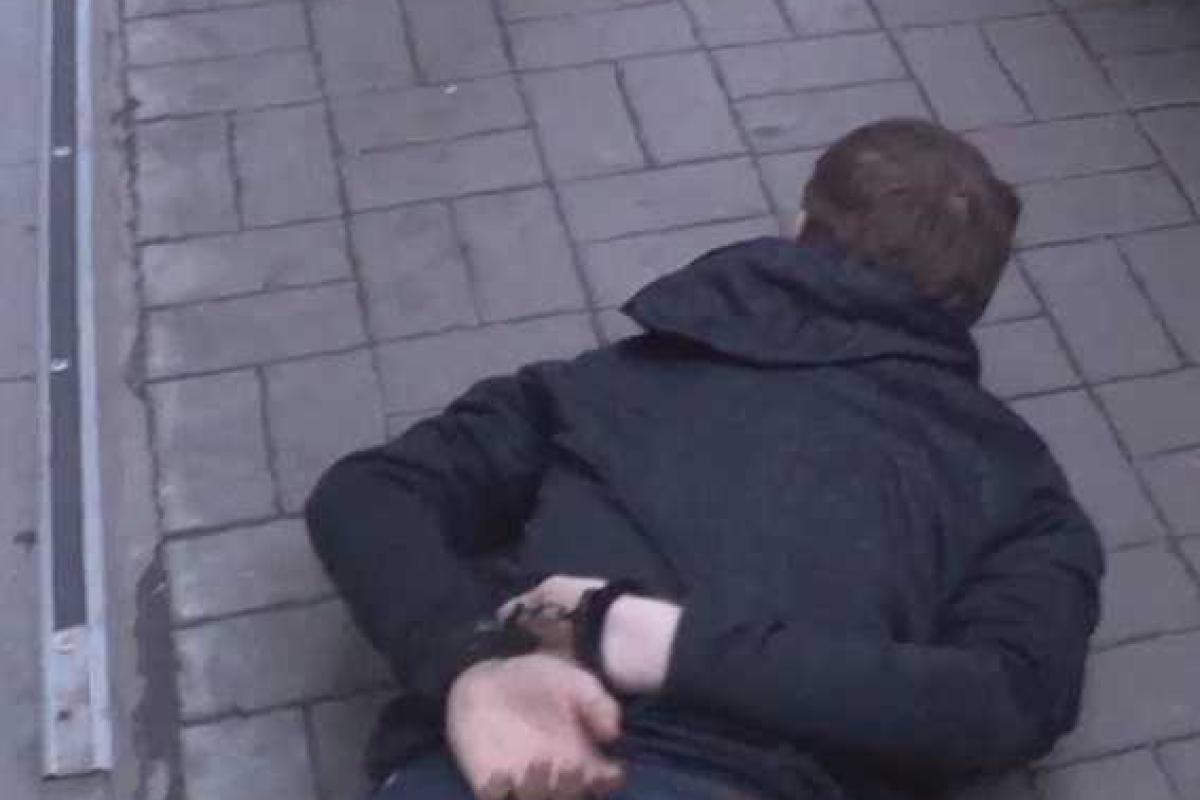 В Киеве задержана группа кибер-грабителей, обчищавших банкоматы по всей Украине В Киеве задержана группа кибер-грабителей, обчищавших банкоматы по всей Украине