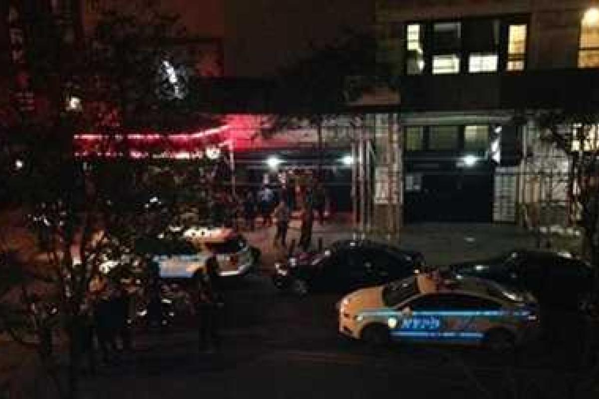 В Нью-Йорке неизвестный открыл стрельбу по зрителям, собравшимся на концерт рэпера T.I. 