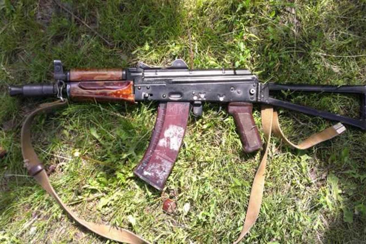На Донетчине группа молодых люде в пьяном угаре решили пострелять из автомата На Донетчине группа молодых люде в пьяном угаре решили пострелять из автомата