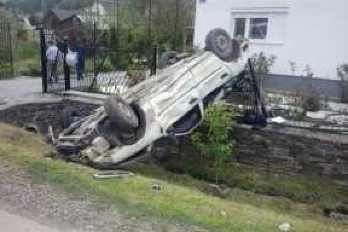 На Закарпатье на подворье местного жителя залетела иномарка: водитель попал в реанимацию На Закарпатье на подворье местного жителя залетела иномарка: водитель попал в реанимацию