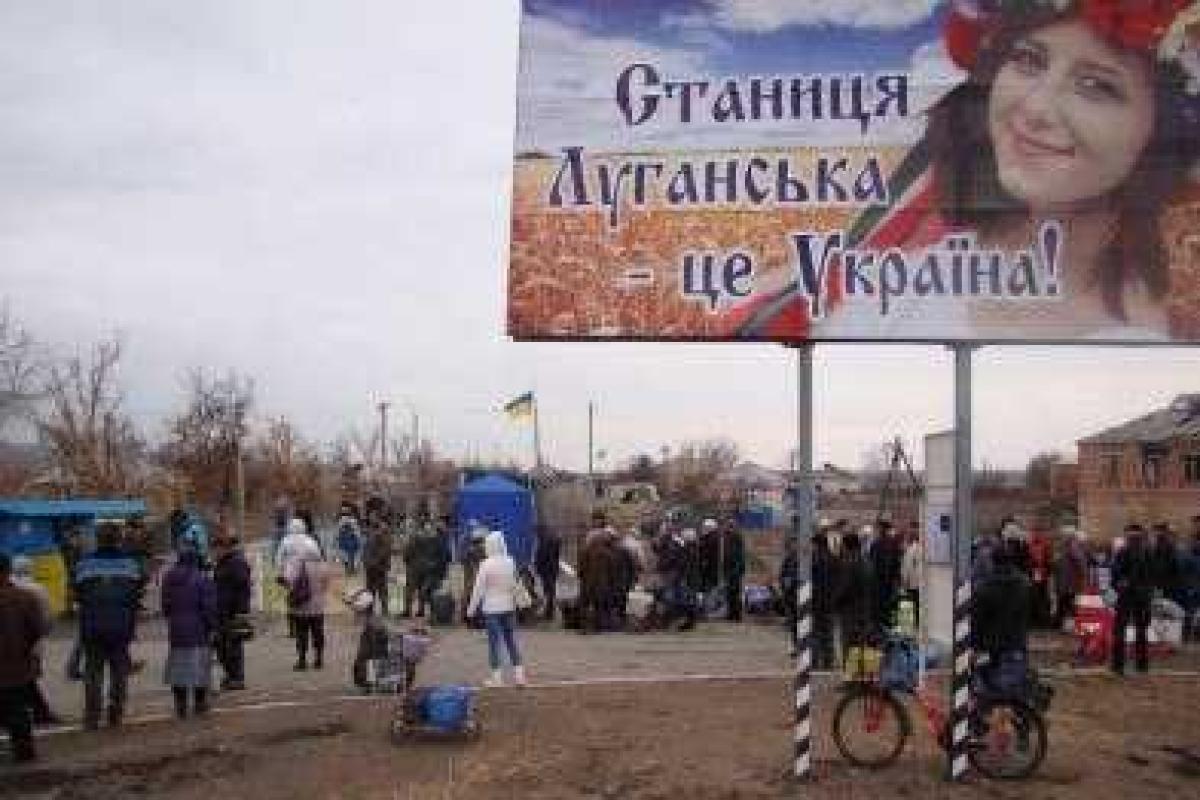 Боевики усилили обстрелы на Луганщине: под огнем оказался КПВВ в Станице Луганской Боевики усилили обстрелы на Луганщине: под огнем оказался КПВВ в Станице Луганской