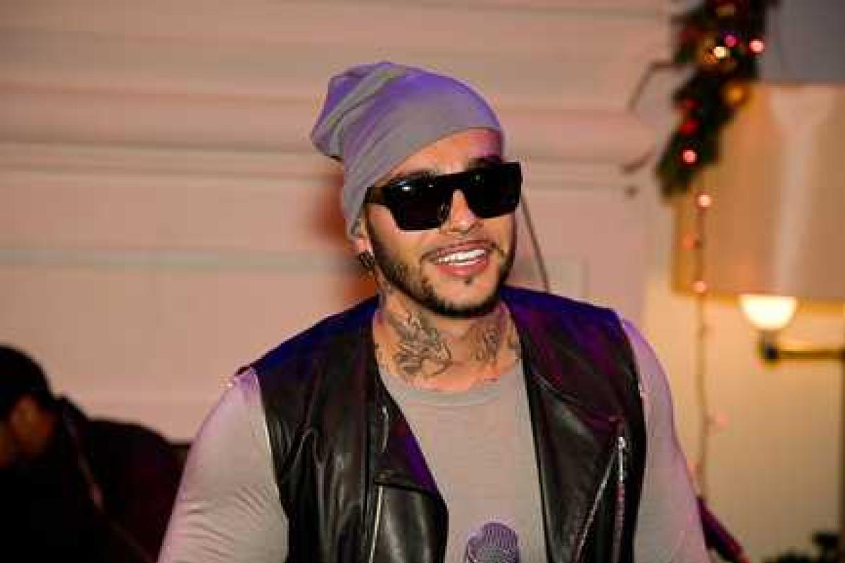 Рэпер Тимати забрал из Доминиканы в Москву свою любимую дочь Рэпер Тимати забрал из Доминиканы в Москву свою любимую дочь