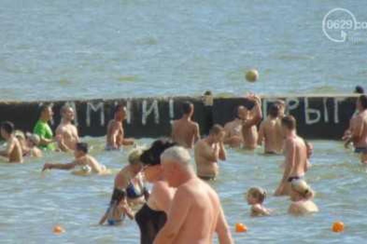 Майские праздники многие жители Мариуполя провели на городских пляжах 