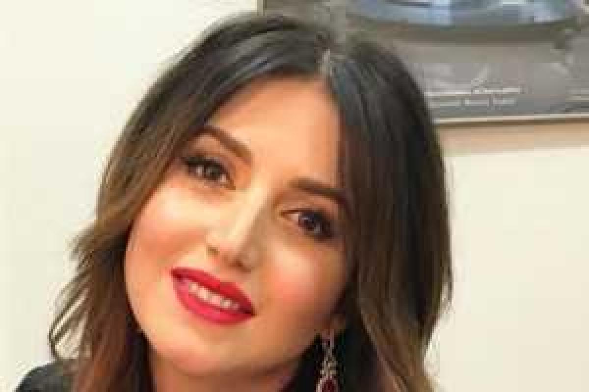 Певица Жасмин поделилась новым снимком новорожденного сына