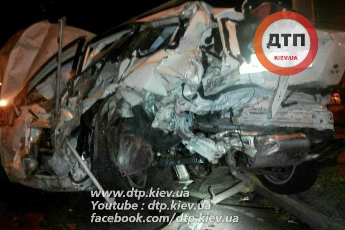 В Киеве пьяный водитель "Audi" смял автомобиль "Subaru", убив молодого парня В Киеве пьяный водитель "Audi" смял автомобиль "Subaru", убив молодого парня