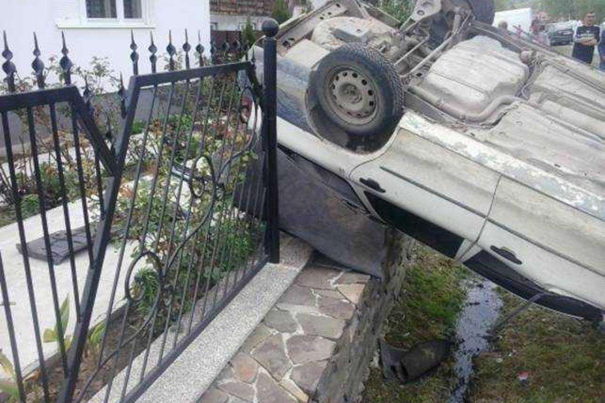 На Закарпатье 19-летний водитель угробил "Форд" и попал в реанимацию На Закарпатье 19-летний водитель угробил "Форд" и попал в реанимацию