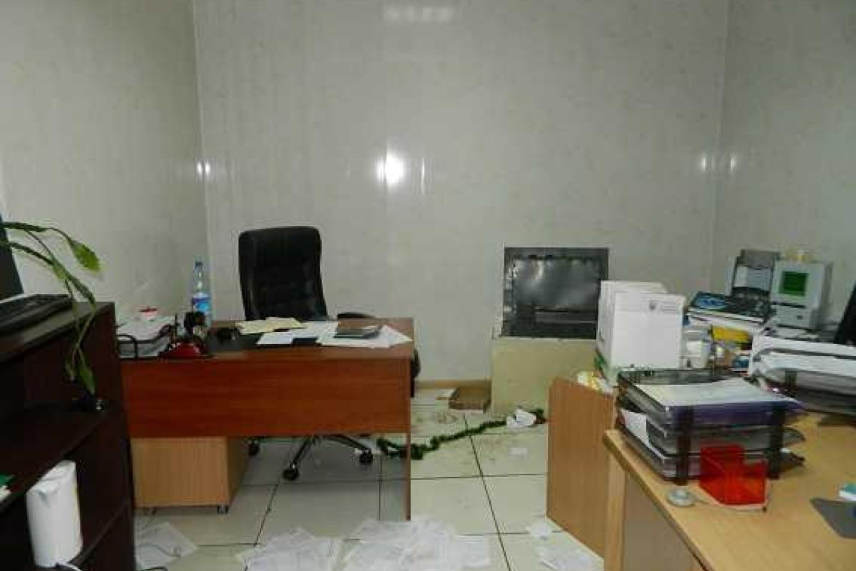 В Киеве три человека в балаклавах обчистили офис, украв около 100 тысяч гривен