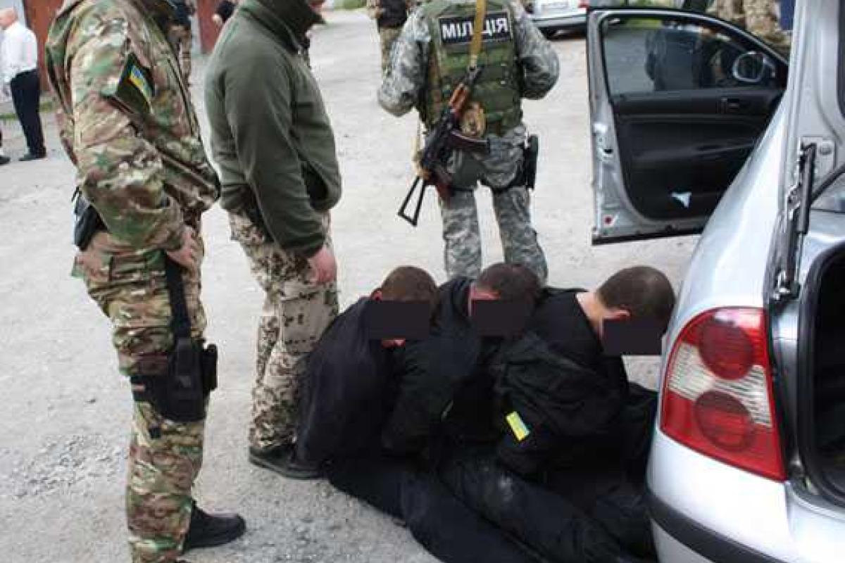 Запорожская полиция провела спецоперацию по захвату вооруженной "до зубов" банды Запорожская полиция провела спецоперацию по захвату вооруженной "до зубов" банды