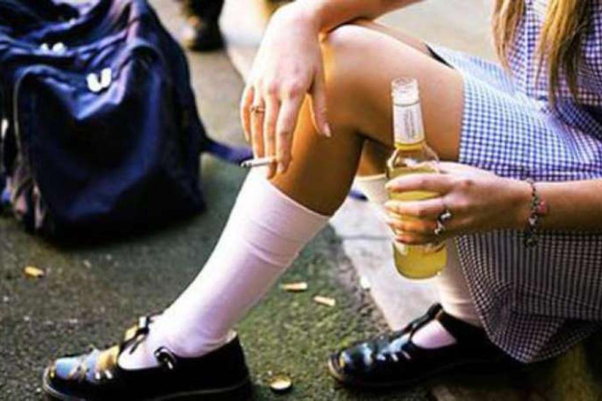 На мариупольском пляже спасатели откачивали пьяную 15-летнюю девочку 