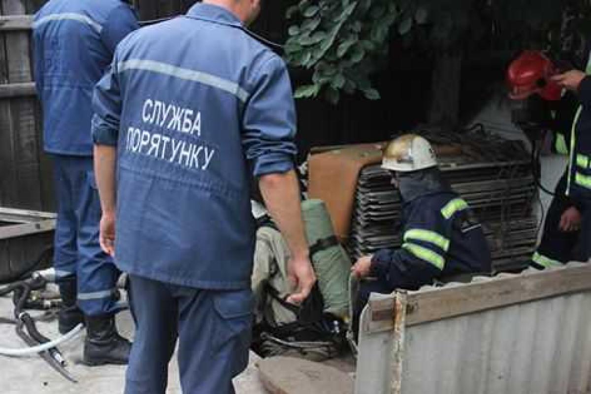В Черкассах в канализационном коллекторе погибли три местных жителя В Черкассах в канализационном коллекторе погибли три местных жителя