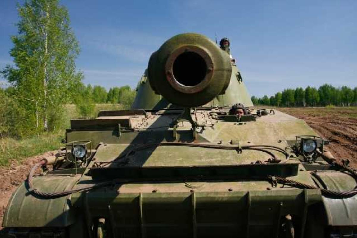 Вблизи Красногоровки боевики лупили из танков и артиллерии Вблизи Красногоровки боевики лупили из танков и артиллерии