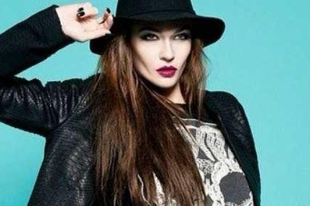 Алена Водонаева сменила масть и стала блондинкой Алена Водонаева сменила масть и стала блондинкой