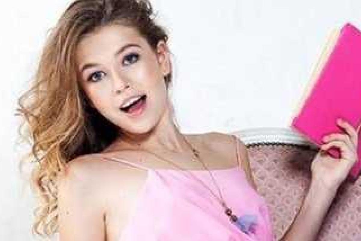 Юная дочь Веры Брежневой отдыхает в Италии с молодым возлюбленным