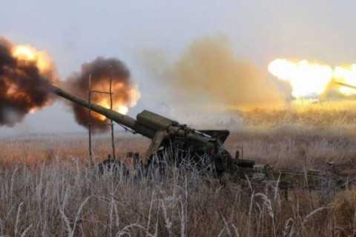 В районе Песков боевики обстреляли украинские позиции из артиллерии В районе Песков боевики обстреляли украинские позиции из артиллерии