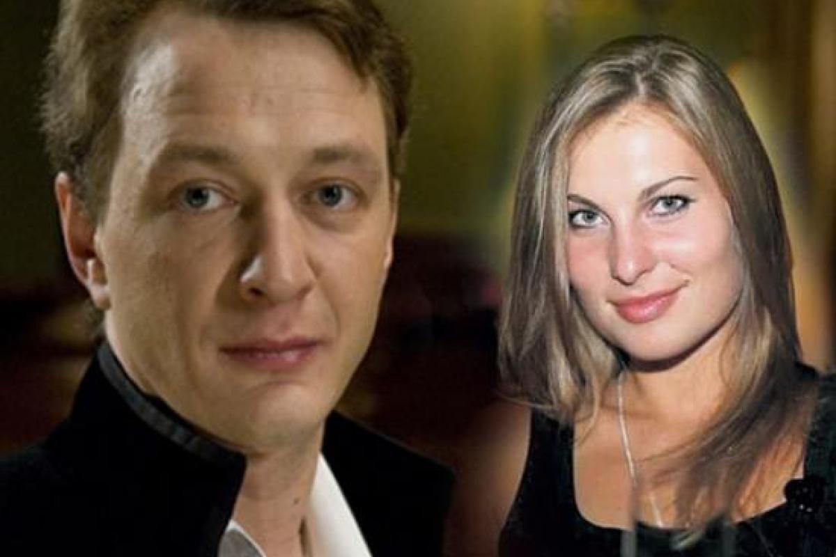 Актер Марат Башаров вывел в свет беременную возлюбленную