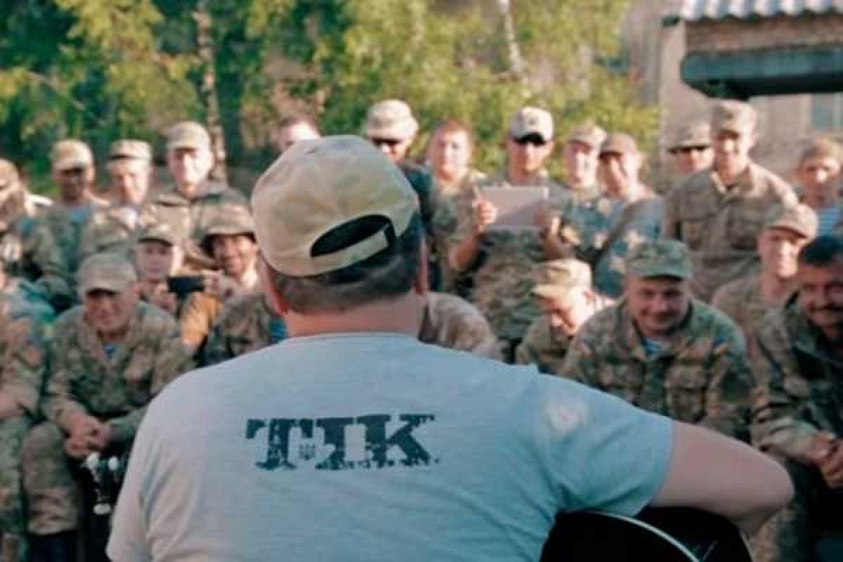 Украинская группа "ТИК" сняла новый клип в зоне АТО на Донбассе