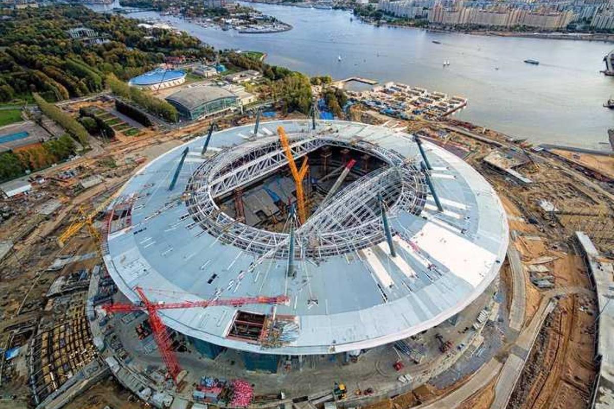 В России от ветра разваливается стадион, строящийся к ЧМ по футболу-2018 В России от ветра разваливается стадион, строящийся к ЧМ по футболу-2018